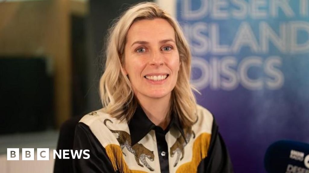 Anyone who goes through IVF 'should be so proud', says Sara Pascoe