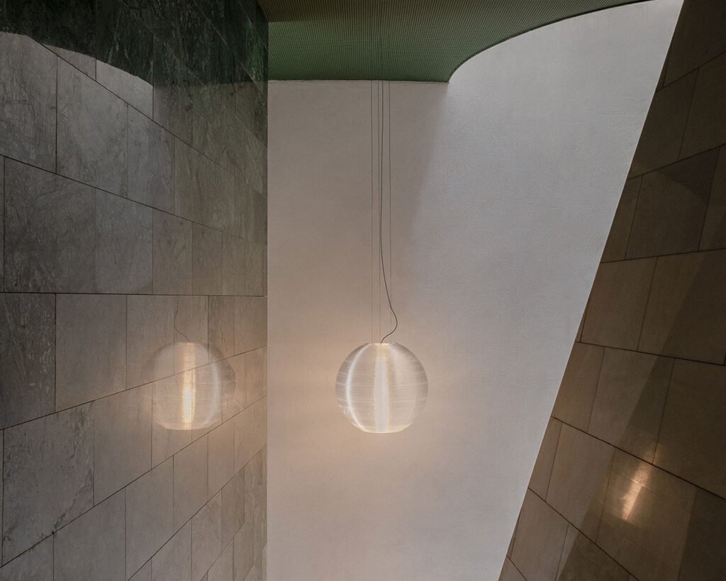 Faro Barcelona Grounds Us In Reality With 'Tierra, Mar y Aire'