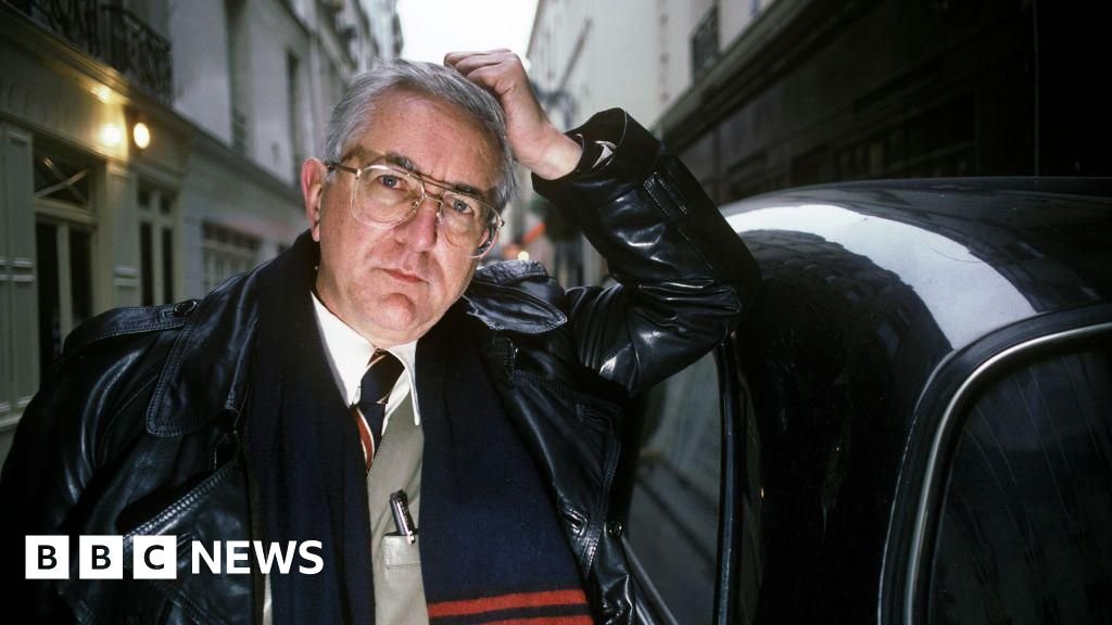 Len Deighton obituary: How a cookery cartoonist became a master spy writer