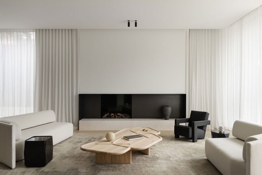 Light, Space, and Proportion Coalesce in the Conrad Residence