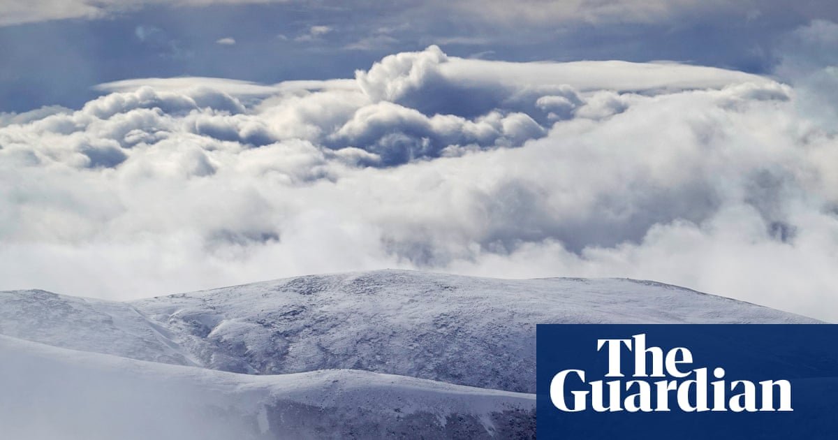 Parts of UK braced for heavy snow and gale-force winds as Storm Dave arrives | UK weather