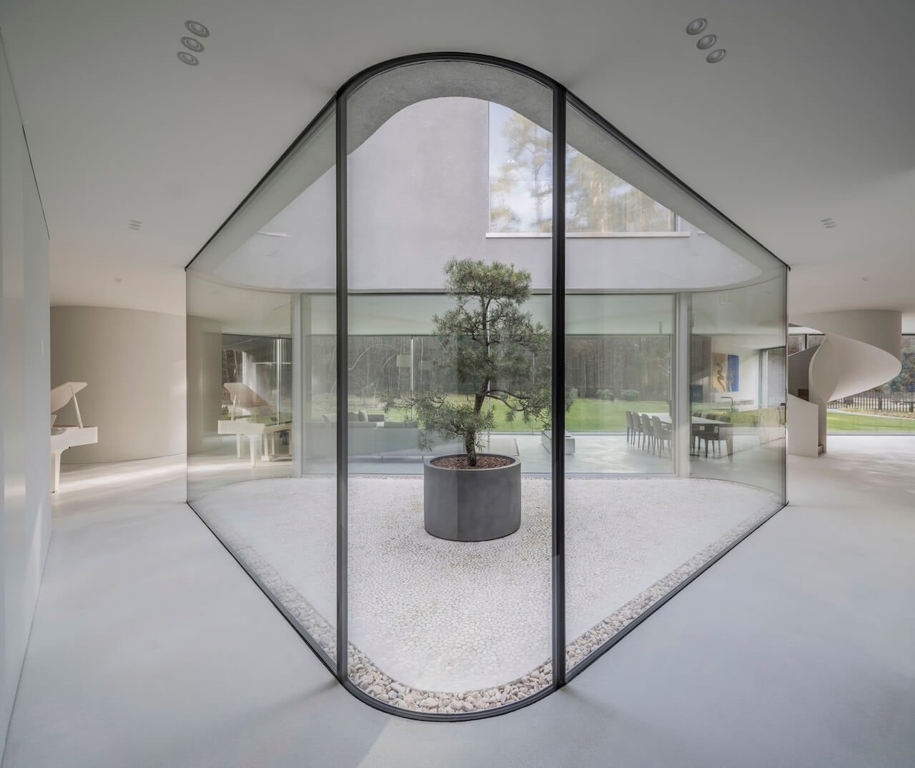 The Trim House by KWK Promes Splits the Difference
