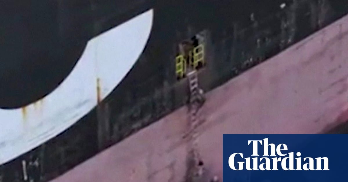 Trump claims US has total control over strait of Hormuz after Iran seizes two container ships | Donald Trump