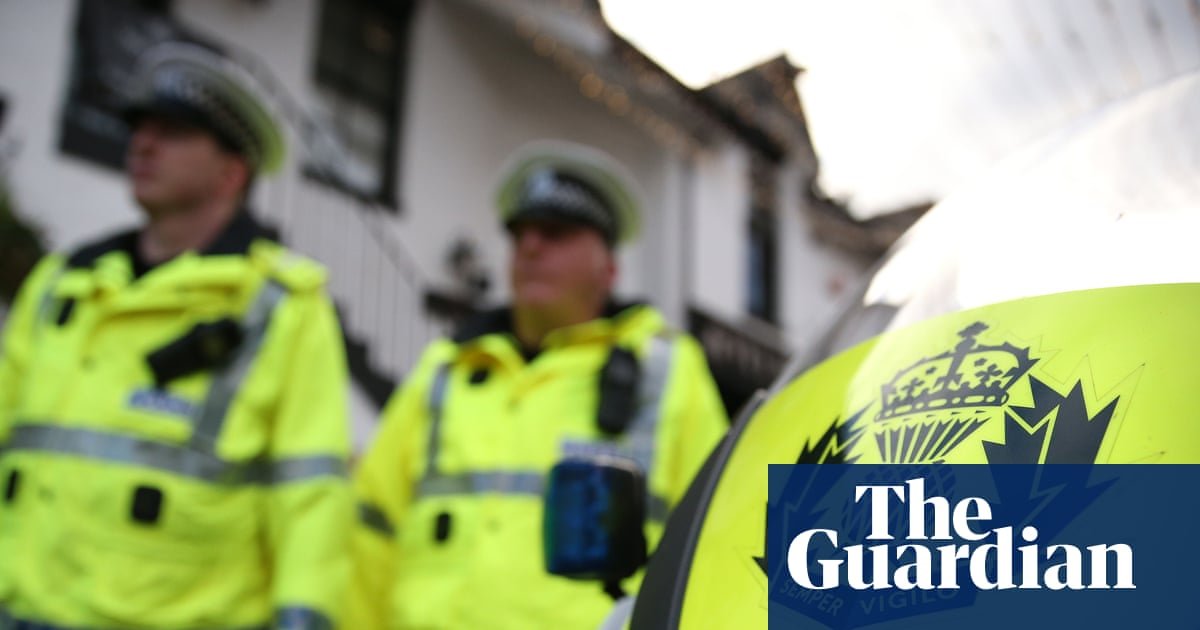 Two killed after car apparently drives on wrong side of M90 in Perth and Kinross | Scotland