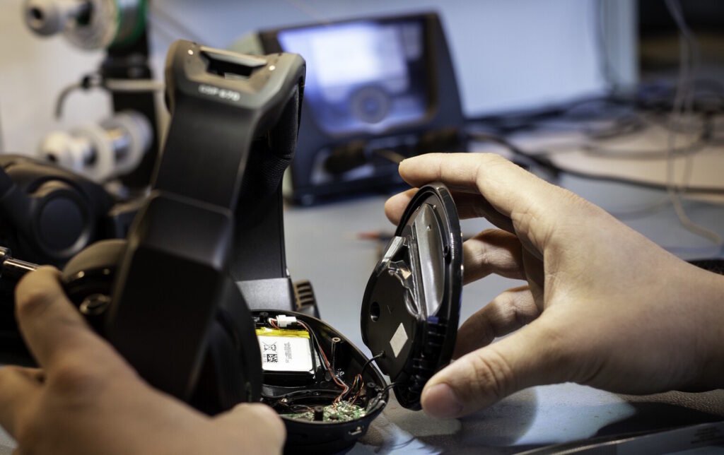 EPOS Simplifies Battery Replacement to Extend Product Lifespan