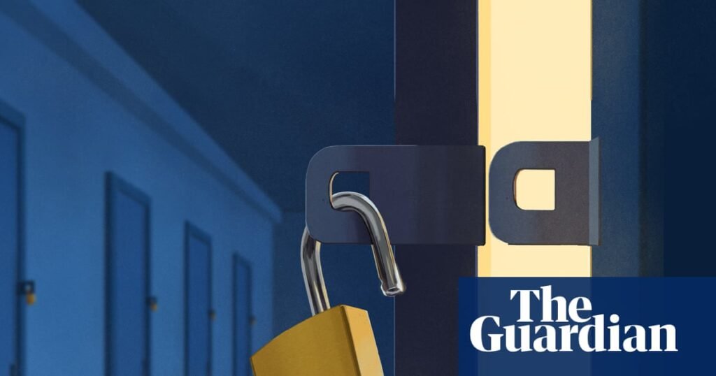 Escapes, fires, stabbing: catastrophic security failures revealed in Australia’s immigration detention network | Australian immigration and asylum