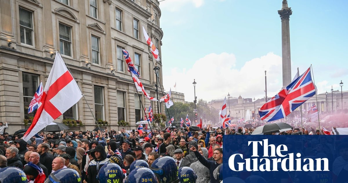 Met police preparing for large scale far-right and pro-Palestine protests in London | Tommy Robinson