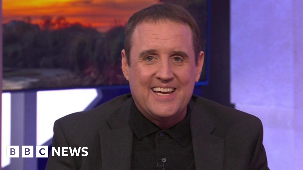 Peter Kay show to go ahead after bomb hoax arrest