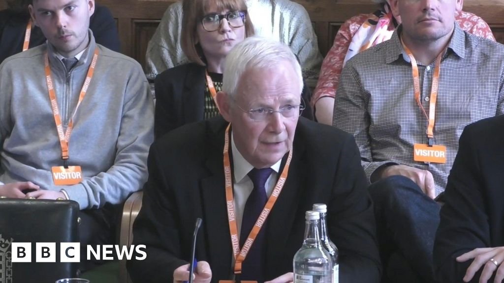 South East Water chair resigns after report into supply issues that left thousands without drinking water