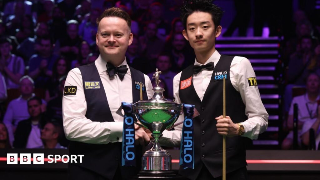 Shaun Murphy & Wu Yize pose with the trophy