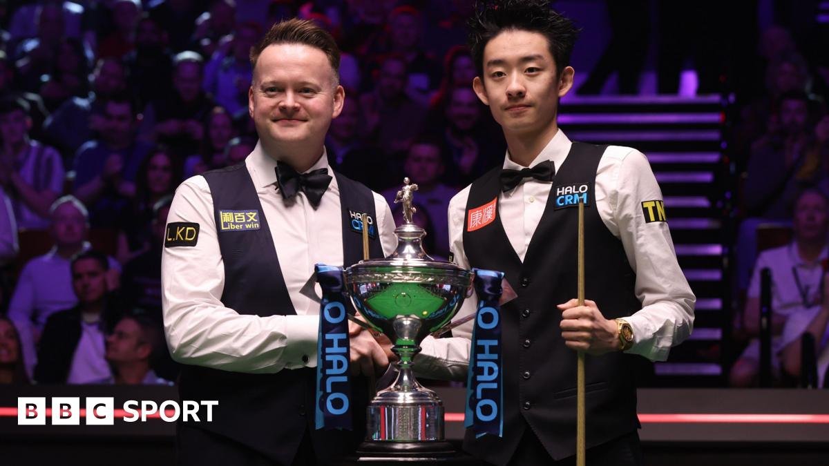 Shaun Murphy & Wu Yize pose with the trophy