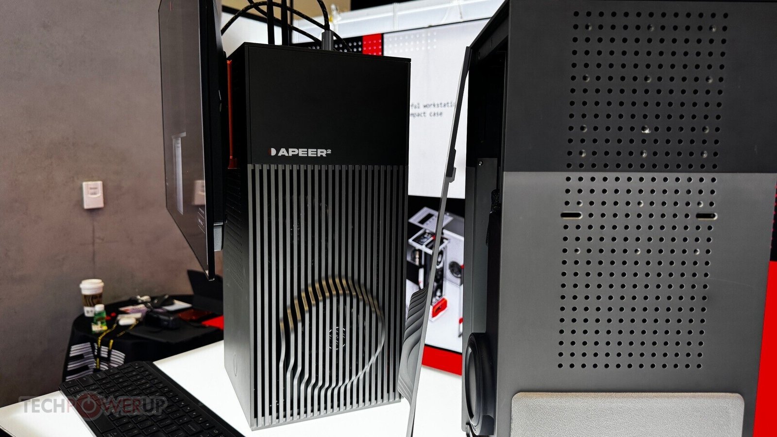 Apeer2 Showcases ITX Case with Integrated Monitor Mount at Computex 2026