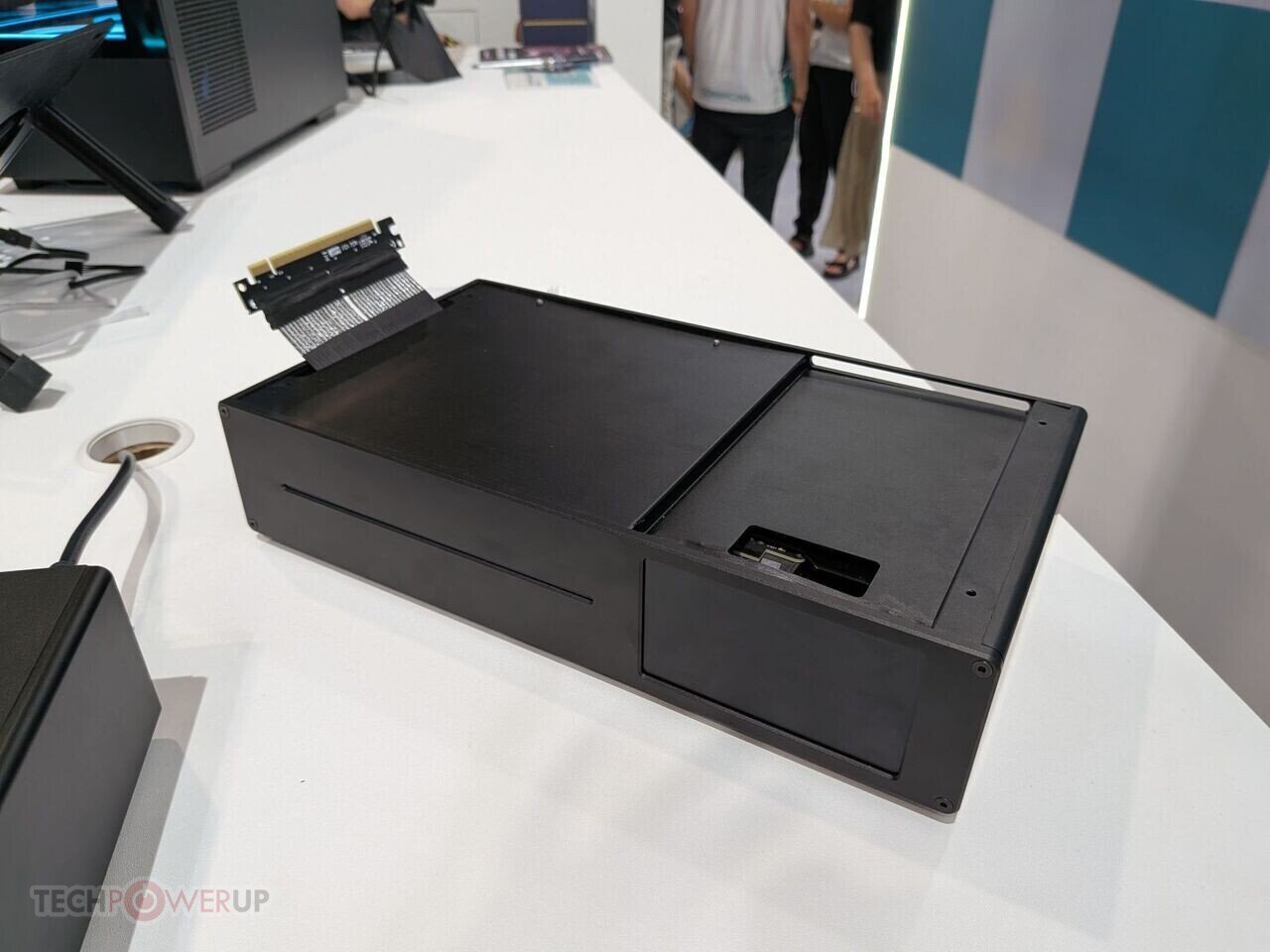 DeepCool's Prototype SFF PC Takes the CPU Cooler to Fresh Air