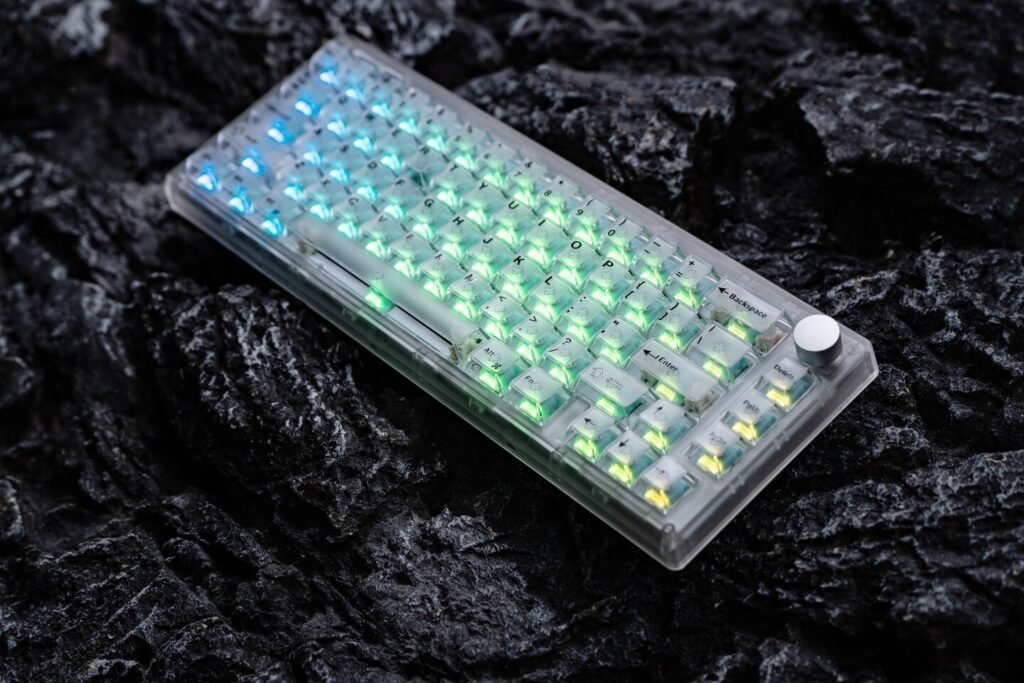 Epomaker Teases HE65 V2 TMR Gaming Keyboard in 2 Translucent Colorways