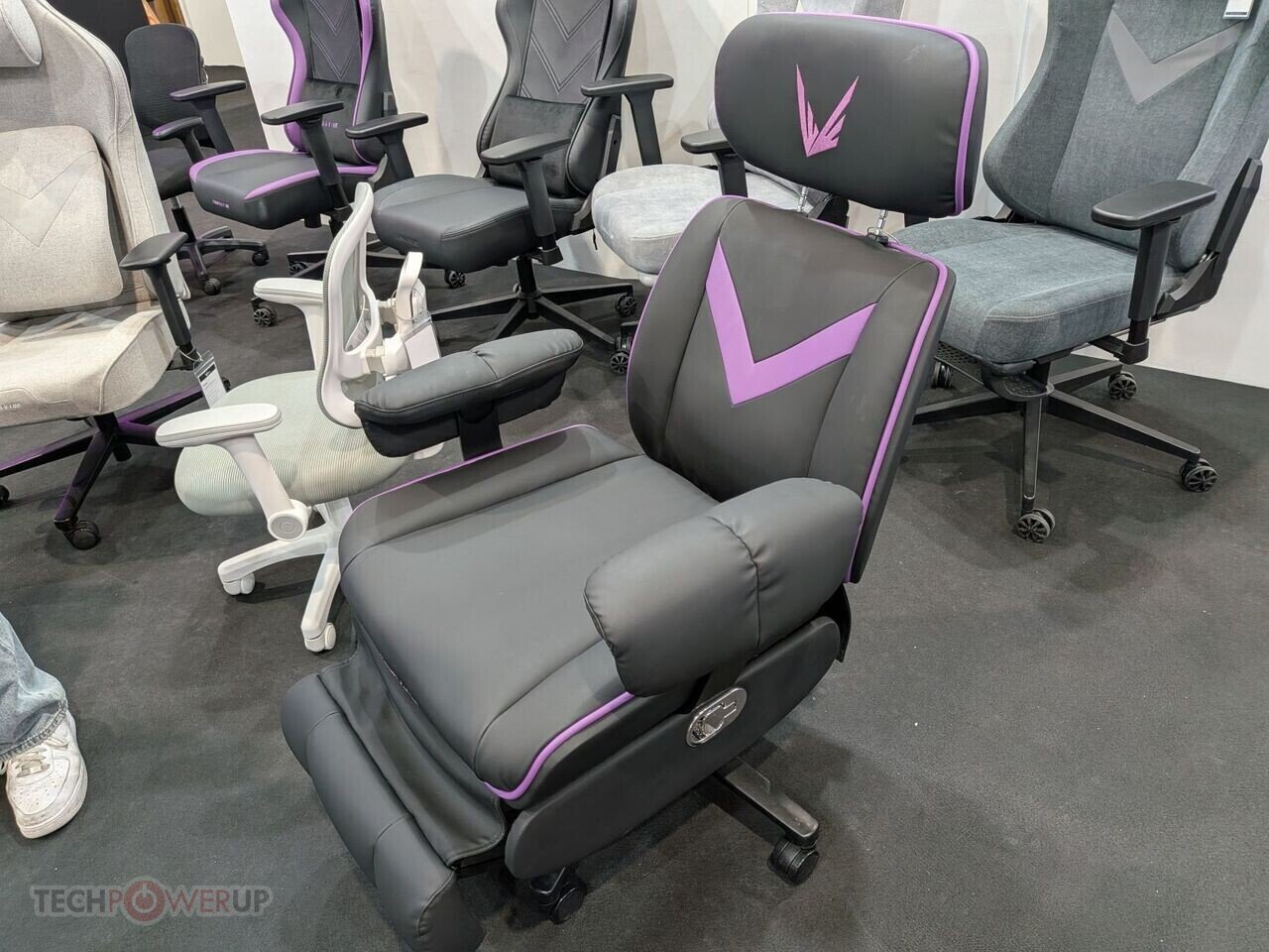 Formula V Line Showcases Its Ergonomic Gaming Chairs at Computex 2026