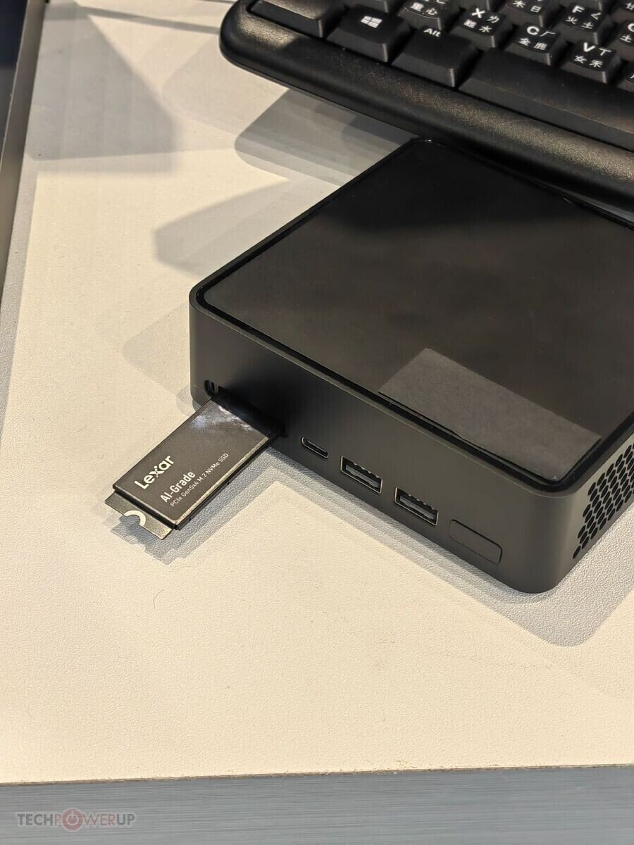 Lexar's "AI Storage Stick" Concept Calls for Treating M.2 NVMe SSDs Like Memory-expansion Cartridges