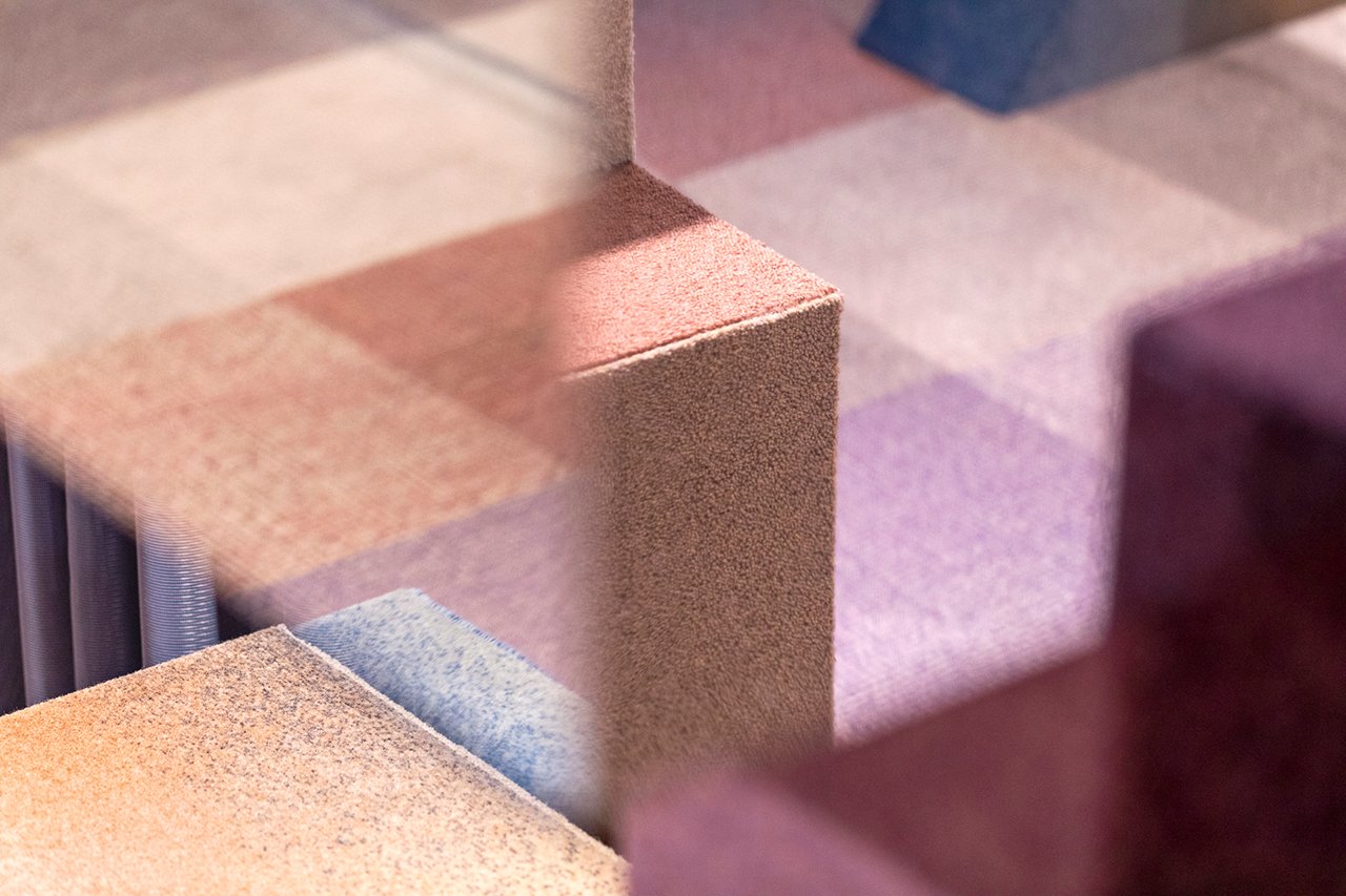 ege Carpets Mounted an Immersive Display Tying Shape to Sense