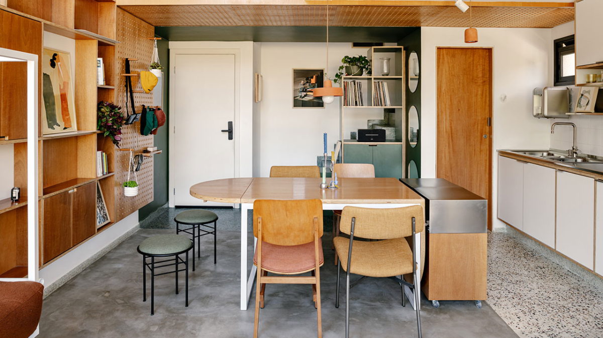 538-Square-Foot Apartment Uses Smart Design to Maximize Space